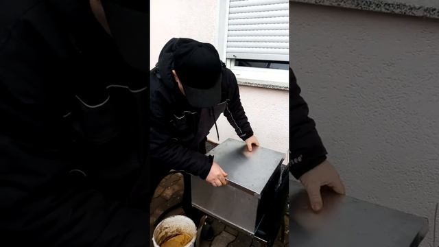 Перетопка воска с рамок. Воскотопка своими руками. смотреть онлайн