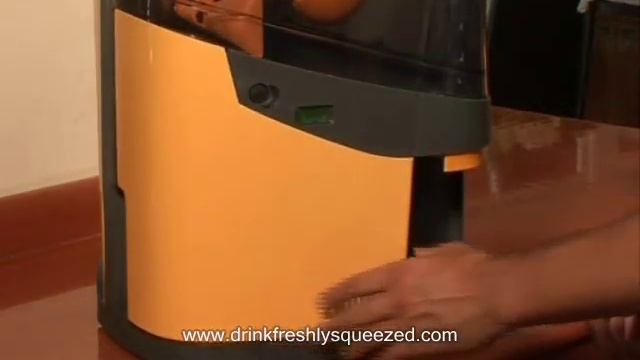 ZUMEX Minex commercial orange/citrus juicer. смотреть онлайн