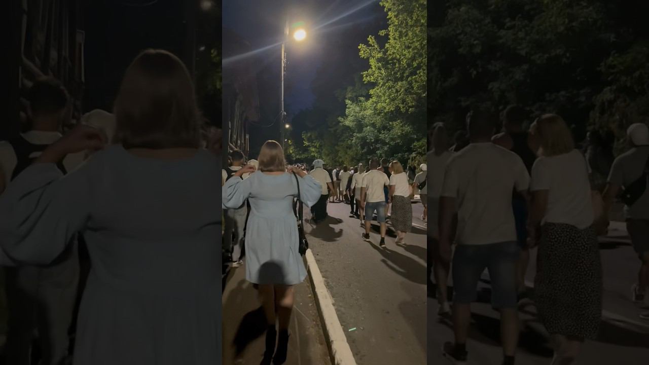 Простите, но этот звук отлично сюда вписался смотреть онлайн