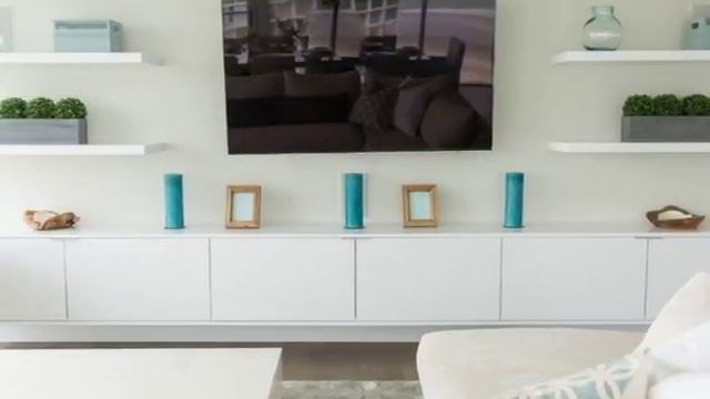 Гостиная в светлых тонах с яркими акцентами смотреть онлайн