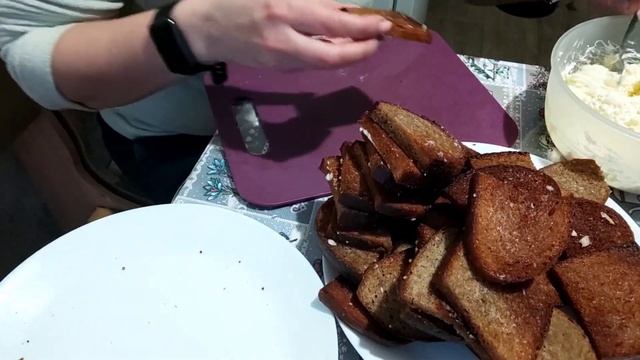 Бутерброды по рецепту моей мамы едят все. Такую лягушку вы точно не видели.