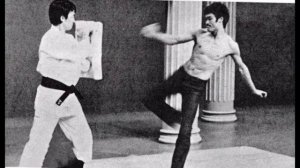 Брюс Ли-Тренировки