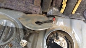 Замена датчика топлива в баке Тойота Ипсум 2002 года