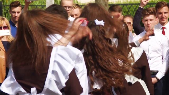 Гимназия №3 г. Солигорска. Флешмоб выпускников смотреть онлайн