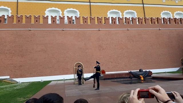 Смена караула у Вечного огня, 8 июля 2022 года. смотреть онлайн