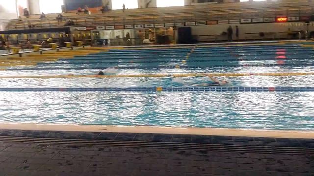 Как детей в Италии приучают к спорту.Бассейн для будущих спортсменов. смотреть онлайн