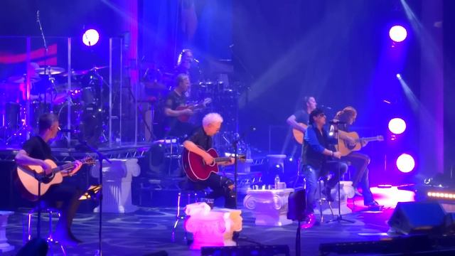 Scorpions - Born to touch your feelings - live in Munich смотреть онлайн