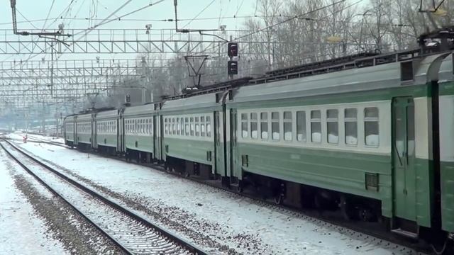 Электропоезд ЭД4м-0346 на станций Реутово смотреть онлайн
