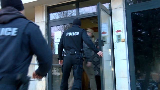Мащабна акция в Търновско: КПП-та в Горна Оряховица, Стражица и Павликени - БНР Новини смотреть онлайн