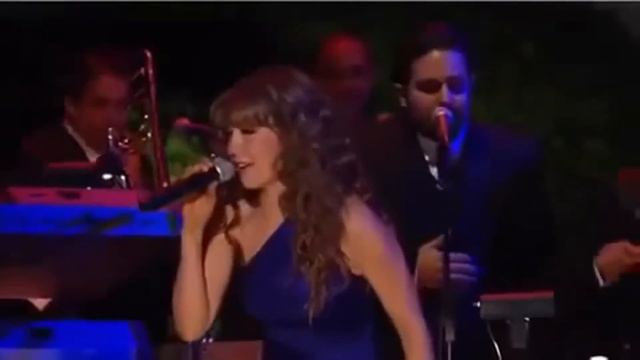 Pres Obama ft Thalia Dancing Samba on the floor смотреть онлайн
