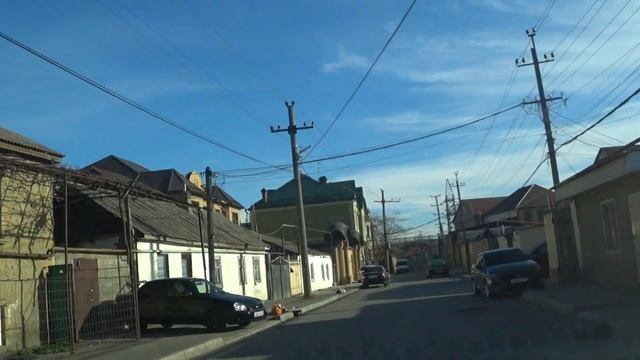 Проезжаем по одной из улиц Махачкалы, столицы республики Дагестан. смотреть онлайн