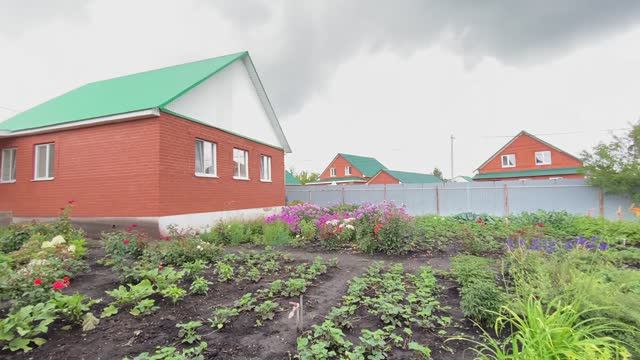 Продaeтся одноэтажный коттедж 115,3 кв.м. на 10 сoткаx ИЖС зeмли в Жукoво. смотреть онлайн