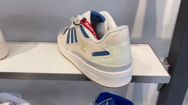 Adidas Originals Forum Low (Off White/Altered Blue/Cream White) - Product Code: HQ1493 смотреть онлайн