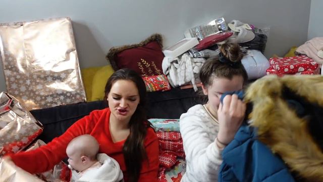 CHRISTMAS PRESENT OPENING and a MASSIVE GIFT FOR SUE | The Radford Family смотреть онлайн