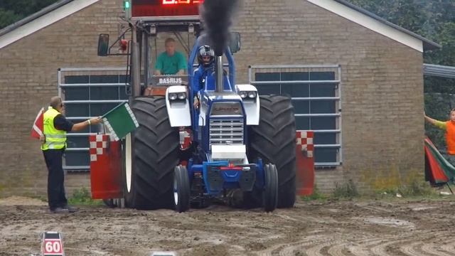 Ford 9600 3,6 ton mega-sport Trekkertrek Rijsbergen 2013 смотреть онлайн