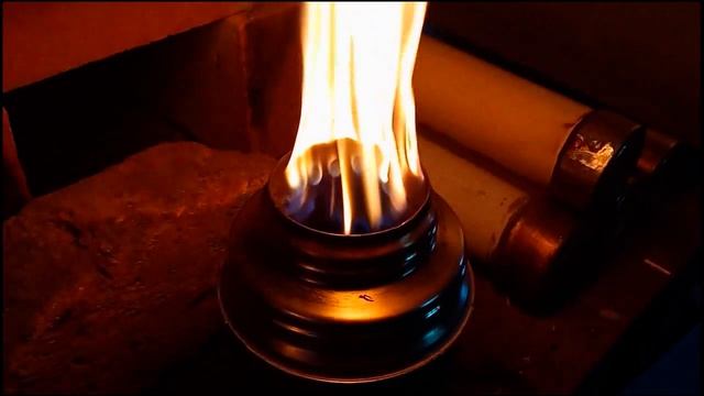 Мощная и экономичная щепочница с пиролизным горением. Эксперименты. смотреть онлайн