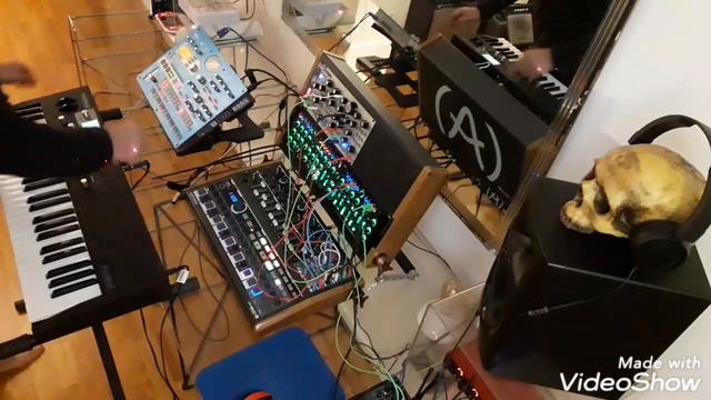 Minibrute 2s Arturia Live session modular synth system смотреть онлайн