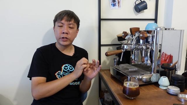 [早安] 換磨豆機之後研磨顆粒粗細看起來不太一樣？ смотреть онлайн