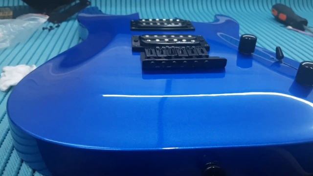 Jackson JS22. Допиливаем гитару из магазина до рабочего состояния! Лайфкаки есть, как всегда) смотреть онлайн