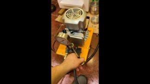 Холодный отжим сыродавленного масла на маслопрессе WORKER-OIL из семян подсолнечника без нагревания