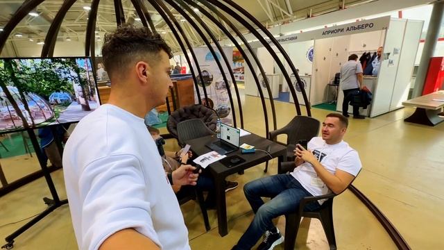 ТРЕШ НАХОДКИ на ВЫСТАВКЕ в МОСКВЕ | ЛОДКА ГРИЛЬ и ДОМ ИЗ КОНСТРУКТОРА || Мир Глэмпинга смотреть онлайн