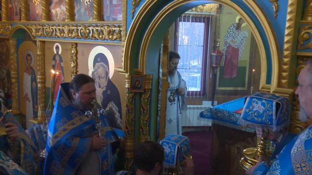 "Днесь вводится в дом Господень, благодать совводящи..." смотреть онлайн