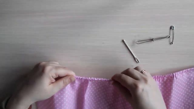 Как вдеть резинку в тонкую кулиску смотреть онлайн