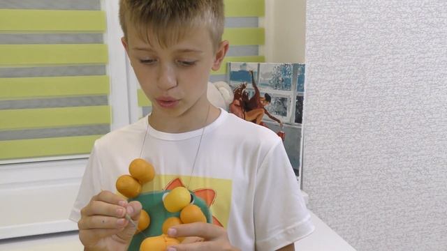 Как можно использовать пустые контейнеры от киндер сюрпризов ? Делаем поделку из Kinder SURPRISE. смотреть онлайн