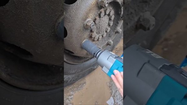 Тест Гайковерт 2100Hm. Китаец. Как вам?