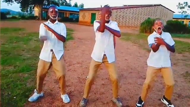 BUSHONYI TALENT: PRESENT VIDEO AZANA AFRO DANCE смотреть онлайн