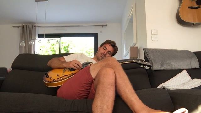 Tokai ES110 on a Yamaha THR10 смотреть онлайн