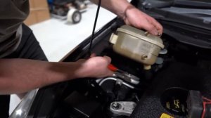 How to Replace Hyundai i30 Diesel Overflow Bottle Coolant Tank