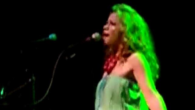 OTH Tour 2005 (Boston) short snippet of "Songs In My Pockets" by Bethany Joy Galeotti - live смотреть онлайн