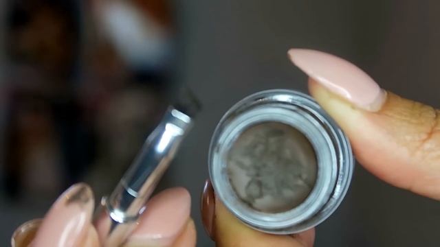 How to fill in sparse eyebrows using the Benefit brow collection смотреть онлайн