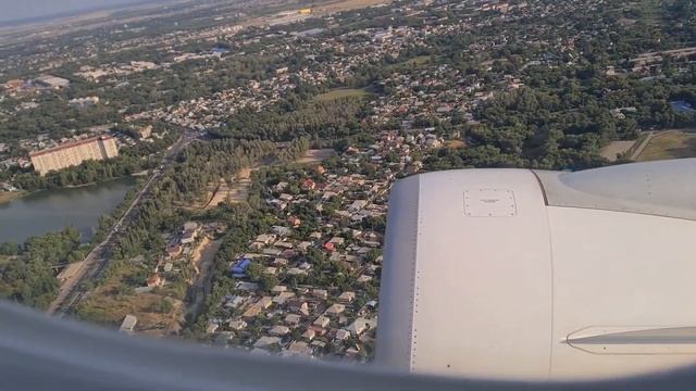 Вылет из Алматы, вид на здание терминала. Departure from Almaty international, view on terminal смотреть онлайн
