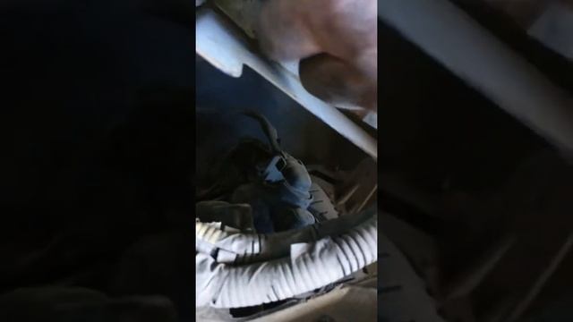 Замена лампы в противотуманной фаре КИЯ Соренто 2010 смотреть онлайн