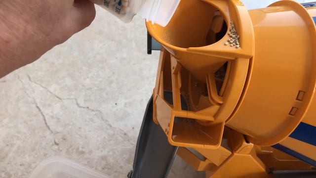 Bruder 3554 Scania R Series Cement Mixer Truck | In Action смотреть онлайн