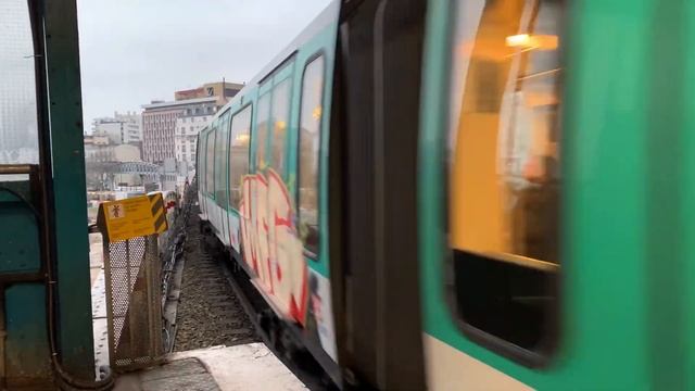 Paris Metro at Austerlitz смотреть онлайн
