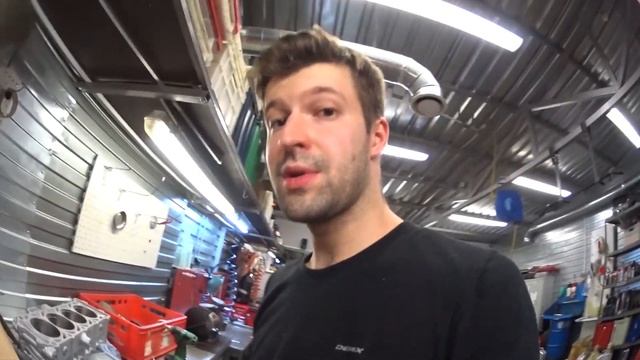 Гидроцикл, который любит масло. Сборка мотора. Часть 3 смотреть онлайн