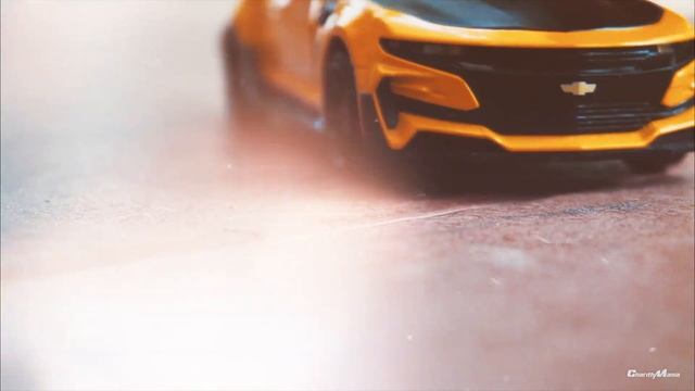Chevrolet Camaro Bumble Bee in Action 1:32 Diecast Model смотреть онлайн