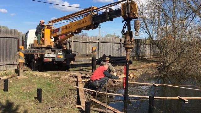 Процесс закручивание (установки) винтовых свай смотреть онлайн