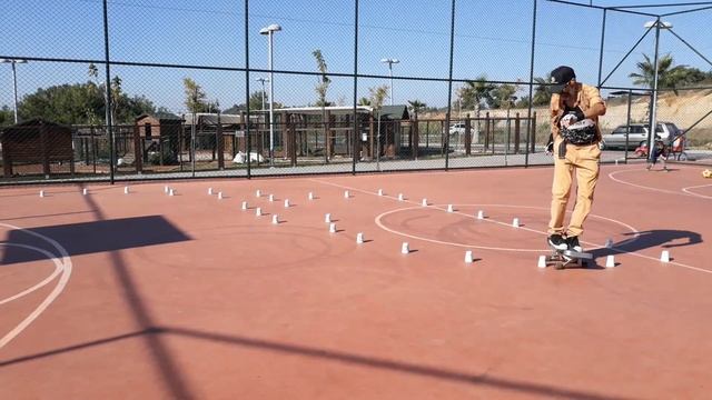 Skateboard | Unusual snake | Cкейтборд | Необычная змейка | Задом на скейтборде смотреть онлайн