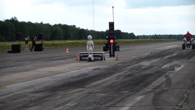 ACAB 2013 Yamaha Raptor 700 VS. Triton 450 Supermoto смотреть онлайн