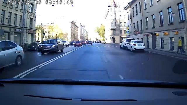 ДТП. Авария на видеорегистратор по Малому проспекту Васильевского острова. Май 2019 смотреть онлайн