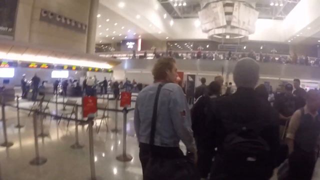 Tour Finished; Aussie Rockers 5 Seconds Of Summer Are Heading Home смотреть онлайн