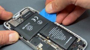 Замена батареи iPhone X Battery Replacement Tutorial - Old iPhone Battery At Home!