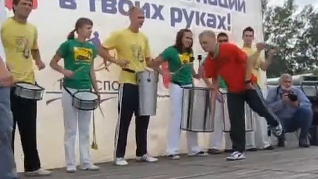 На городской зарядке обучают капоэйре видео НГС НОВОСТИ Красноярск p @ { смотреть онлайн