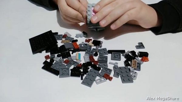 Сборка конструктора LEGO Brick Headz Star Wars "Мандалорец и малыш" - Часть №2