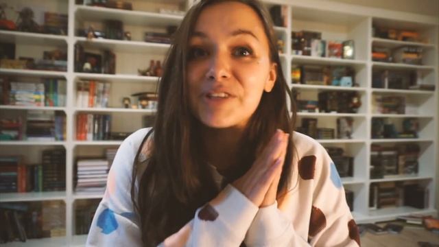 Она заставила меня читать эту дичь! смотреть онлайн