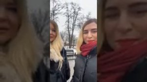 Girl_ MariaTRAKTOR5050 Машу Трактор встретила Губастая фанатка.